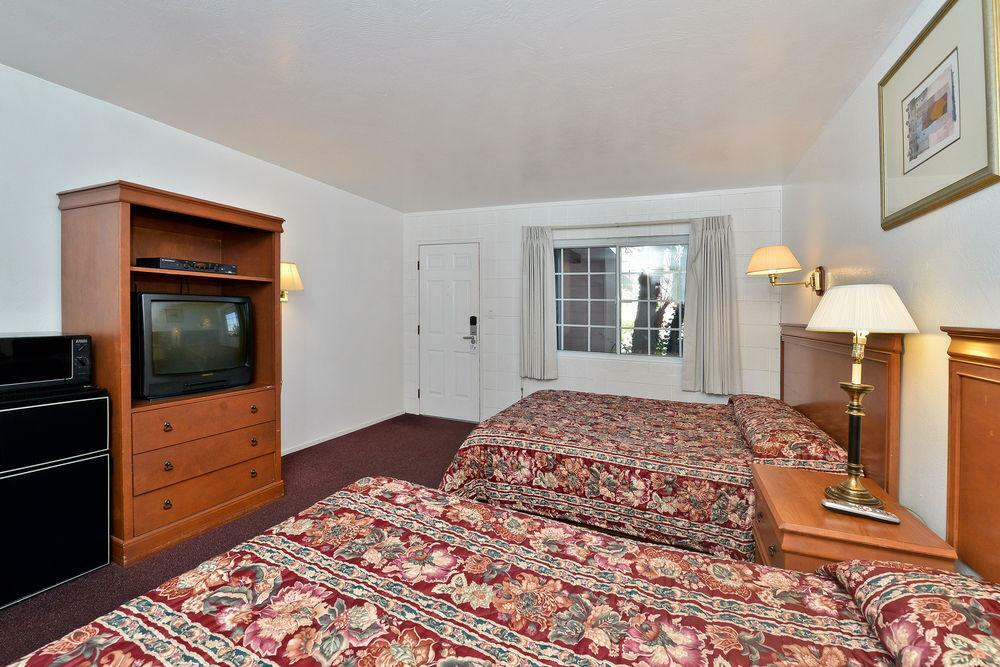 Rodeway Inn Near University-Gateway To Yosemite Merced Ngoại thất bức ảnh