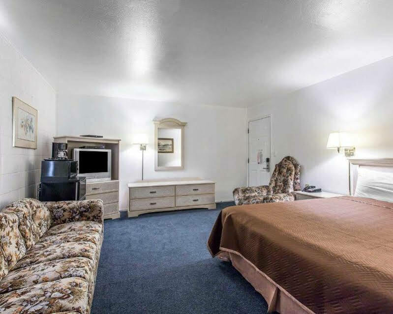 Rodeway Inn Near University-Gateway To Yosemite Merced Ngoại thất bức ảnh